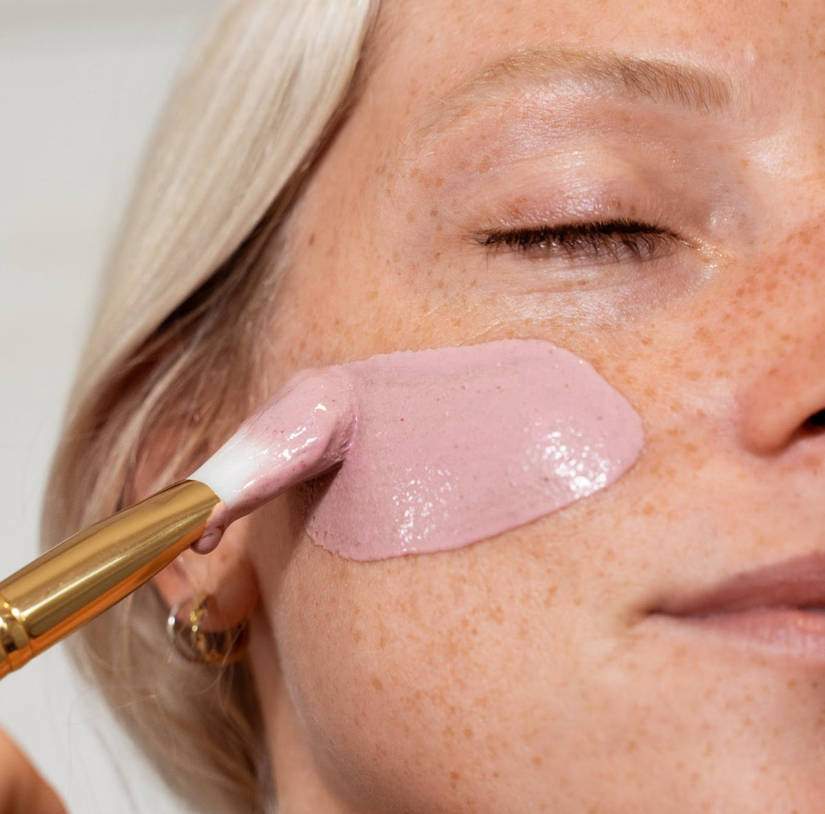 Stray Willow Pink Vitamin C Face Mask