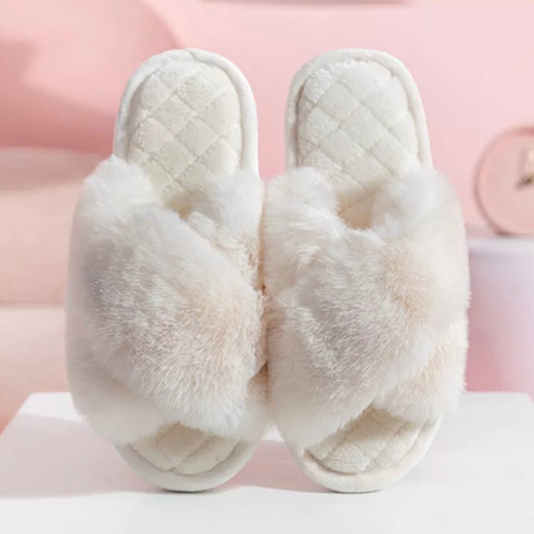 Ladies Fluffy Slippers - Bridesmaid Boxes