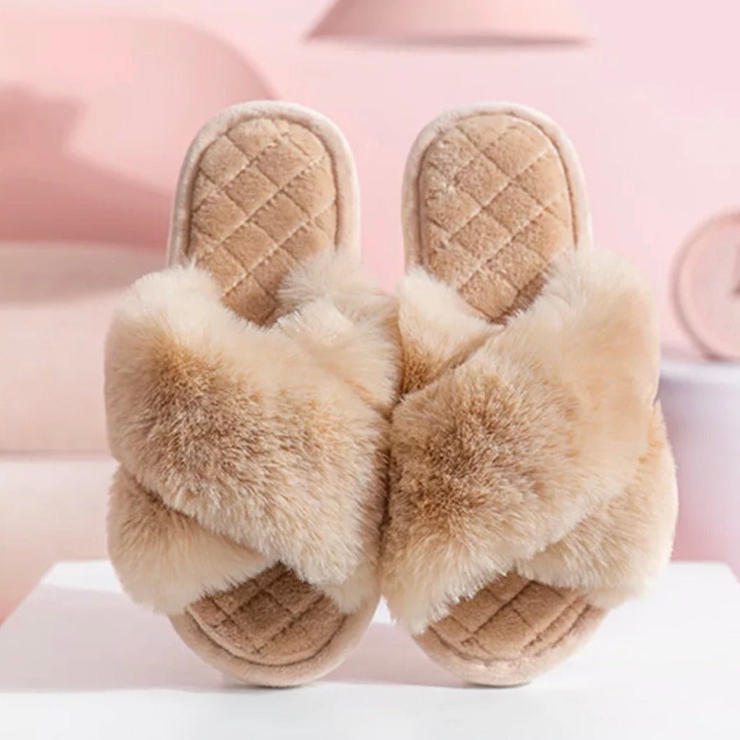 Ladies Fluffy Slippers - Bridesmaid Boxes