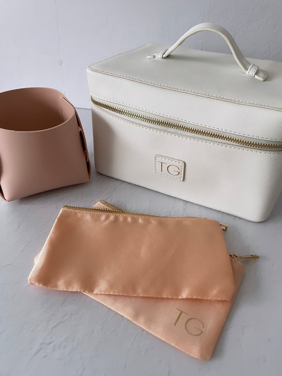 Personalised Vanity Bag - Saffiano Leather (3 Colours Available) - Bridesmaid Boxes